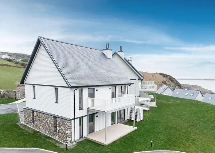2 Bed Penthouse Apartment - 6 Plas